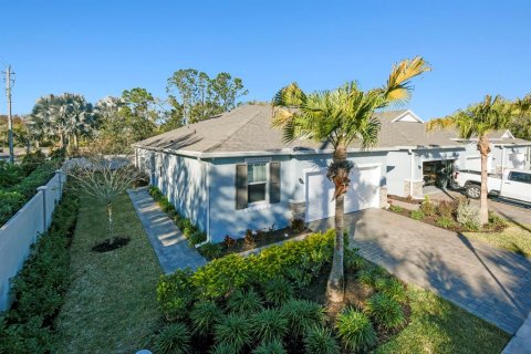 House in Sun City Center, Florida 3 bedrooms, 161.28 sq.m. № 2202134 - photo 2