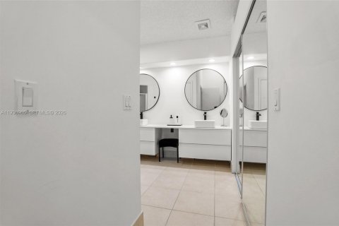 Купить виллу или дом в Лейк-Уорт, Флорида 3 спальни, 171.78м2, № 1996877 - фото 17