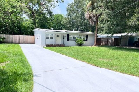 House in Jacksonville, Florida 3 bedrooms, 84.73 sq.m. № 879921 - photo 1