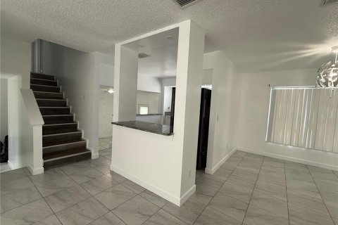 House in Tampa, Florida 4 bedrooms, 185.15 sq.m. № 1828401 - photo 28