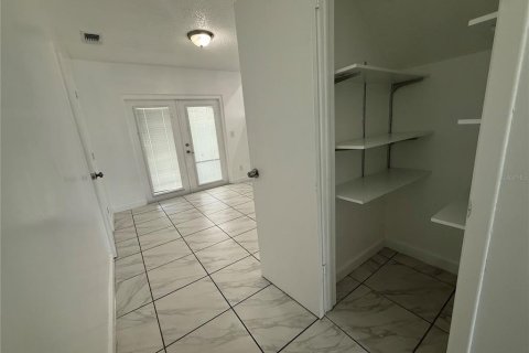 House in Tampa, Florida 4 bedrooms, 185.15 sq.m. № 1828401 - photo 20