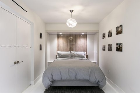 Condo in Hallandale Beach, Florida, 3 bedrooms  № 2052943 - photo 17