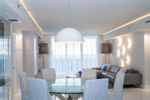 Condo in Hallandale Beach, Florida, 3 bedrooms  № 2052943 - photo 4