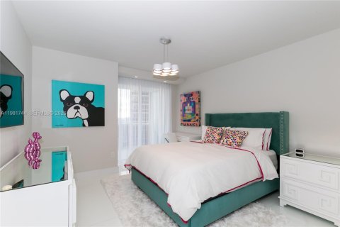 Condo in Hallandale Beach, Florida, 3 bedrooms  № 2052943 - photo 14