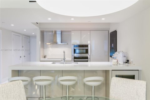 Condo in Hallandale Beach, Florida, 3 bedrooms  № 2052943 - photo 8