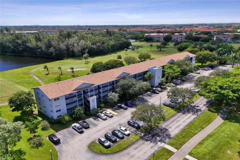 Condo in Plantation, Florida, 2 bedrooms  № 1941461 - photo 27