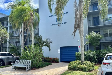 Condo in Plantation, Florida, 2 bedrooms  № 1941461 - photo 26