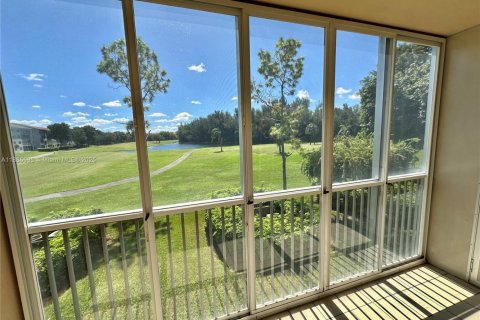 Condo in Plantation, Florida, 2 bedrooms  № 1941461 - photo 3