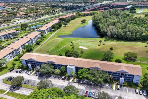 Condo in Plantation, Florida, 2 bedrooms  № 1941461 - photo 30