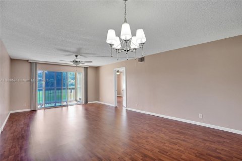 Condo in Plantation, Florida, 2 bedrooms  № 1941461 - photo 5