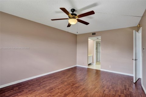 Condo in Plantation, Florida, 2 bedrooms  № 1941461 - photo 11