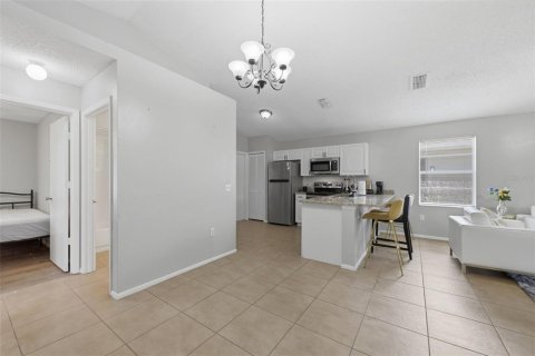 House in Orlando, Florida 3 bedrooms, 93.74 sq.m. № 2207330 - photo 4