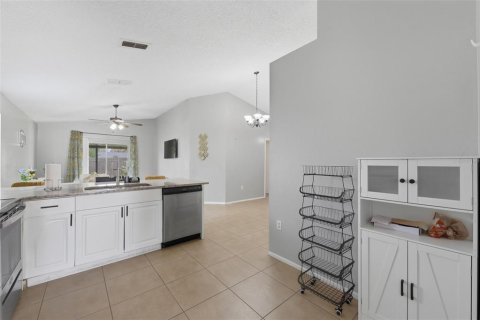 House in Orlando, Florida 3 bedrooms, 93.74 sq.m. № 2207330 - photo 6