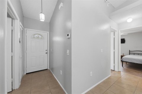 House in Orlando, Florida 3 bedrooms, 93.74 sq.m. № 2207330 - photo 13
