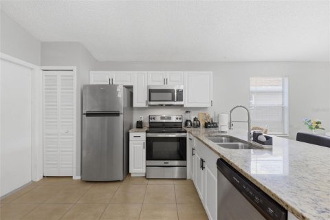 House in Orlando, Florida 3 bedrooms, 93.74 sq.m. № 2207330 - photo 5
