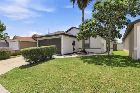 House in Orlando, Florida 3 bedrooms, 93.74 sq.m. № 2207330 - photo 2