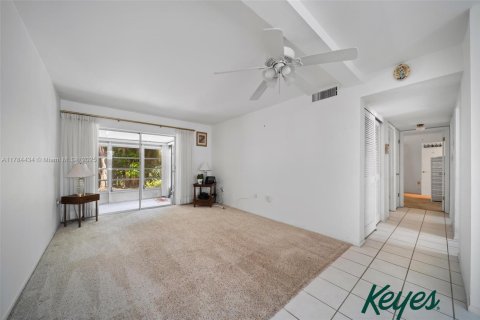 Купить кондоминиум в Брейдентон, Флорида 2 спальни, 78.04м2, № 1961903 - фото 5