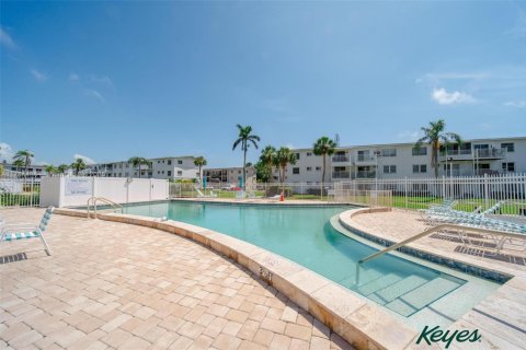 Купить кондоминиум в Брейдентон, Флорида 2 спальни, 78.04м2, № 1961903 - фото 27