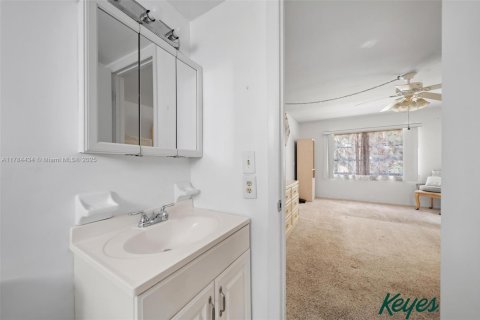 Купить кондоминиум в Брейдентон, Флорида 2 спальни, 78.04м2, № 1961903 - фото 14