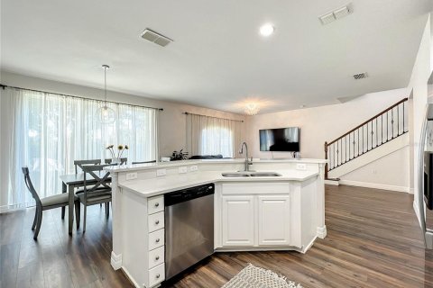 Adosado en venta en Orlando, Florida, 4 dormitorios, 189.52 m2 № 1825319 - foto 11