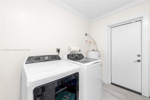 House in Tavernier, Florida 4 bedrooms, 354.61 sq.m. № 1955692 - photo 21