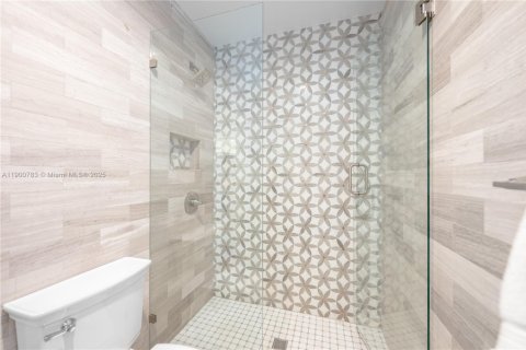 House in Tavernier, Florida 4 bedrooms, 354.61 sq.m. № 1955692 - photo 28