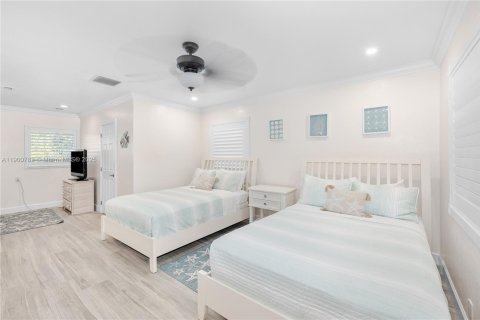 House in Tavernier, Florida 4 bedrooms, 354.61 sq.m. № 1955692 - photo 24