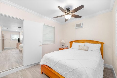 House in Tavernier, Florida 4 bedrooms, 354.61 sq.m. № 1955692 - photo 23