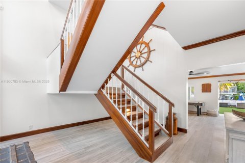 House in Tavernier, Florida 4 bedrooms, 354.61 sq.m. № 1955692 - photo 15