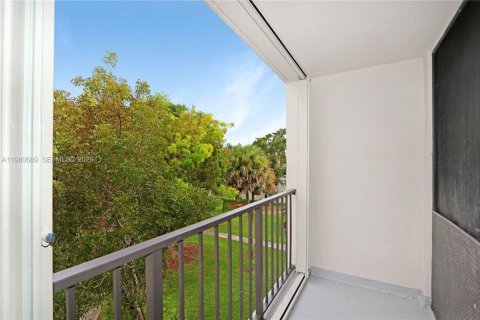 Снять в аренду кондоминиум в Майами, Флорида 2 спальни, 76.83м2, № 2043905 - фото 15