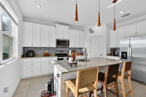 House in Kissimmee, Florida 5 bedrooms, 239.69 sq.m. № 2148489 - photo 10