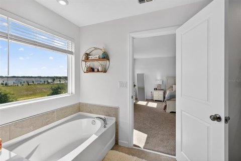 House in Kissimmee, Florida 5 bedrooms, 239.69 sq.m. № 2148489 - photo 20
