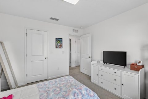 House in Kissimmee, Florida 5 bedrooms, 239.69 sq.m. № 2148489 - photo 23