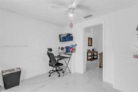 Casa en venta en Cutler Bay, Florida, 3 dormitorios, 128.3 m2 № 2016264 - foto 22