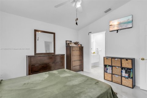 Casa en venta en Cutler Bay, Florida, 3 dormitorios, 128.3 m2 № 2016264 - foto 25