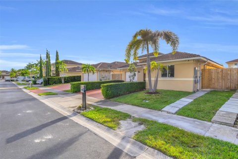 Casa en venta en Cutler Bay, Florida, 3 dormitorios, 128.3 m2 № 2016264 - foto 5