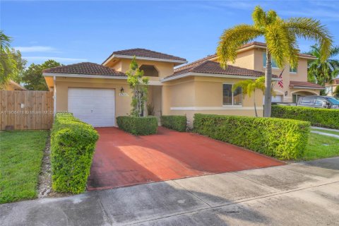 Casa en venta en Cutler Bay, Florida, 3 dormitorios, 128.3 m2 № 2016264 - foto 2