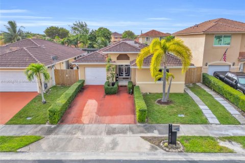 Casa en venta en Cutler Bay, Florida, 3 dormitorios, 128.3 m2 № 2016264 - foto 3