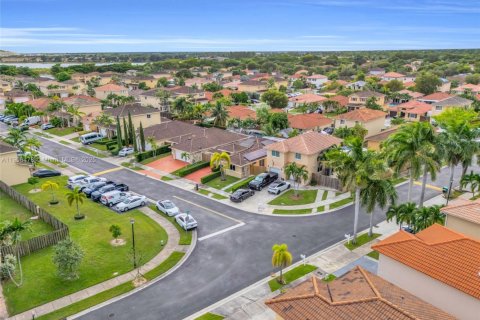 Casa en venta en Cutler Bay, Florida, 3 dormitorios, 128.3 m2 № 2016264 - foto 9