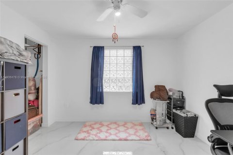 Casa en venta en Cutler Bay, Florida, 3 dormitorios, 128.3 m2 № 2016264 - foto 21