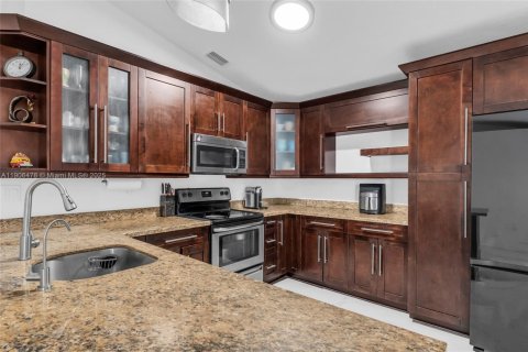 Casa en venta en Cutler Bay, Florida, 3 dormitorios, 128.3 m2 № 2016264 - foto 17