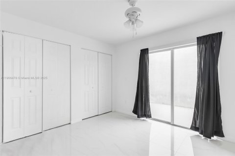 Casa en venta en Cutler Bay, Florida, 3 dormitorios, 128.3 m2 № 2016264 - foto 20