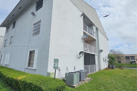 Condominio en alquiler en Miami, Florida, 3 dormitorios, 104.98 m2 № 1977506 - foto 16