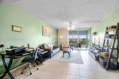 Купить кондоминиум в Бока-Ратон, Флорида 2 спальни, 120.77м2, № 1975403 - фото 30