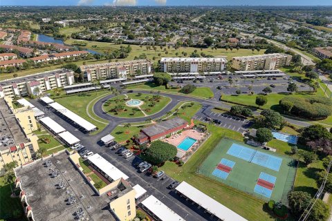 Купить кондоминиум в Бока-Ратон, Флорида 2 спальни, 120.77м2, № 1975403 - фото 16