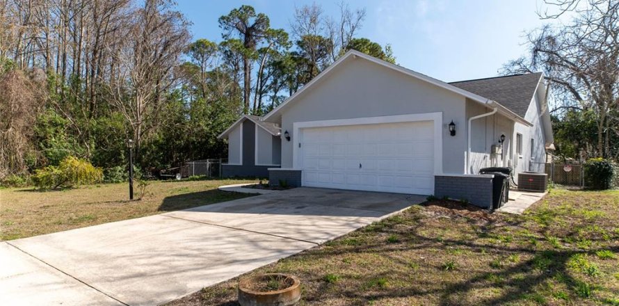 House in Hudson, Florida 3 bedrooms, 166.48 sq.m. № 1523065