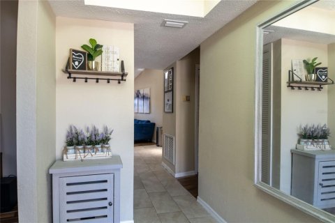 House in Hudson, Florida 3 bedrooms, 166.48 sq.m. № 1523065 - photo 5