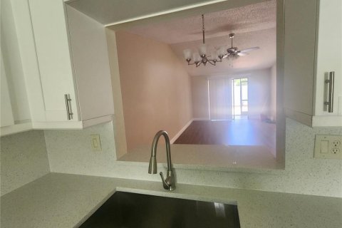 Casa en venta en Oldsmar, Florida, 2 dormitorios, 83.61 m2 № 1786180 - foto 11