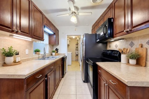 Villa ou maison à vendre à Orlando, Floride: 4 chambres, 153.2 m2 № 2429259 - photo 3