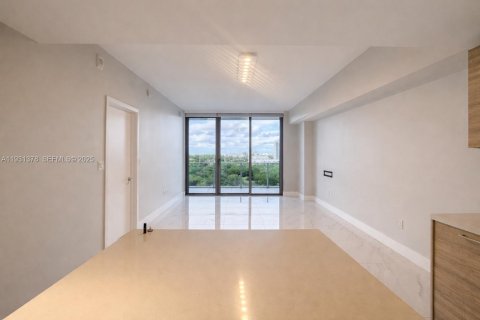 Condo in North Miami Beach, Florida, 1 bedroom  № 1991064 - photo 3